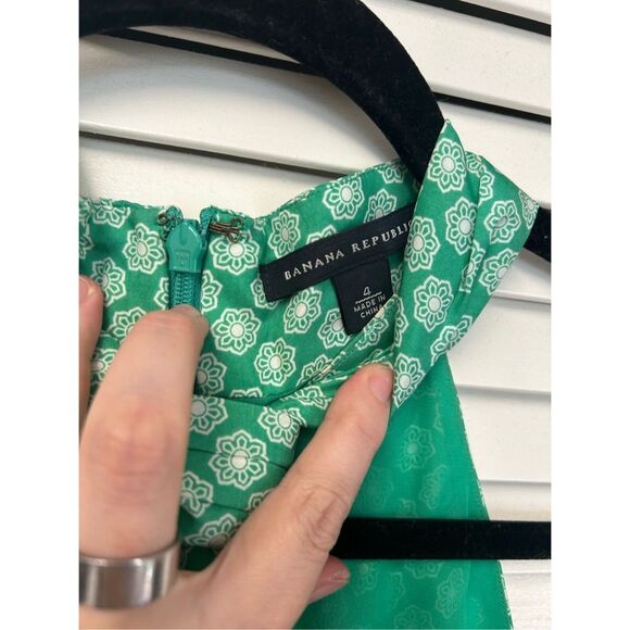 Banana Republic Halter Neck Top Silk Blouse Green, Sz 4 - Picture 2 of 3